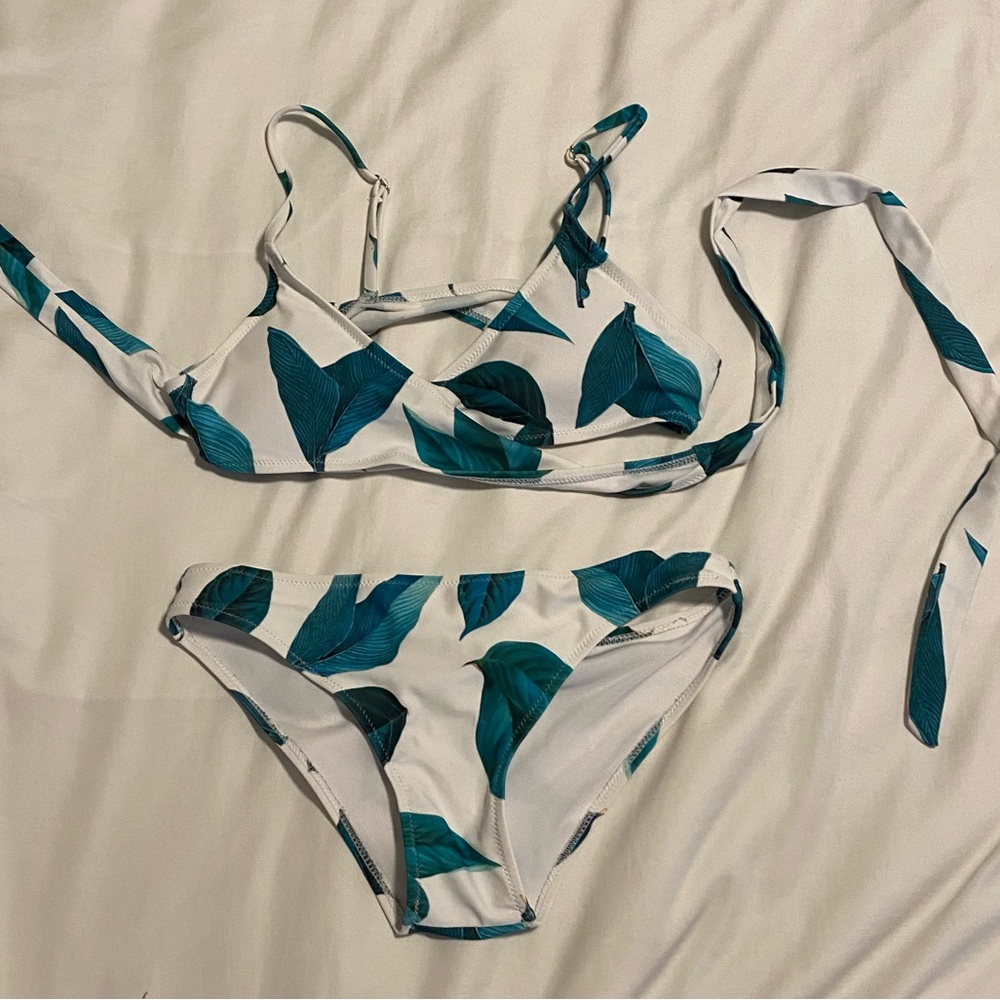 Cupshe wrap bikini set